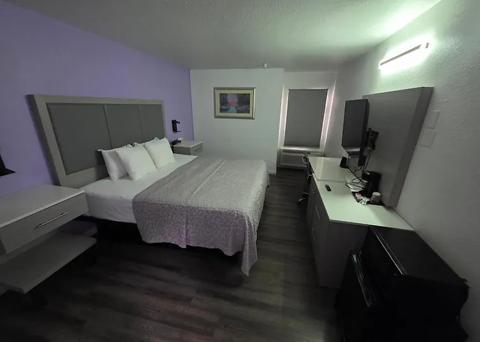 The Aqua Pacific Hotel