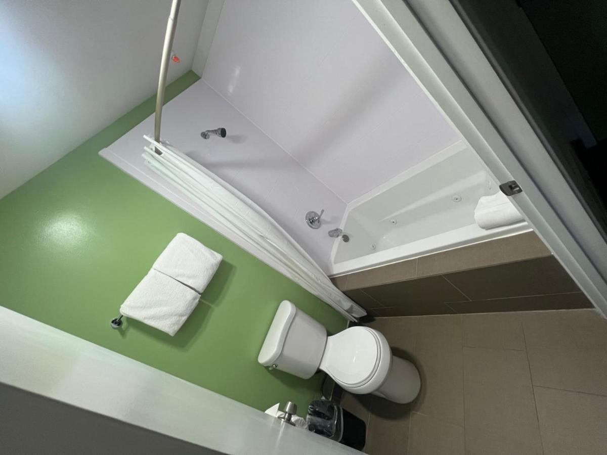The Aqua Pacific 4*